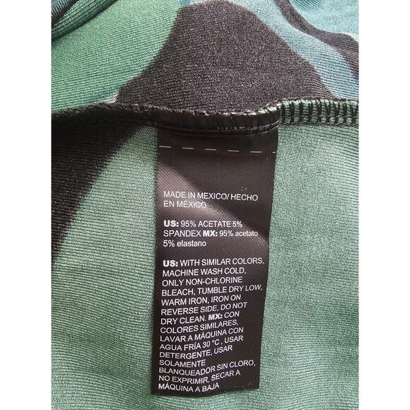 Chicos Travelers 3 Watercolor Bell Sleeve Tunic Fluid ink Enchanted Forrest new - Picture 10 of 11